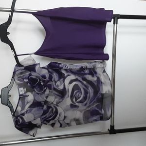 Sleeveless Women blouse with roses design at neck